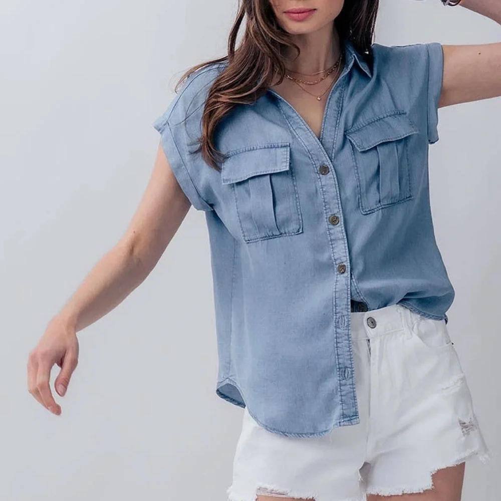 NWT Blue Short Sleeve Button Front Top With Pockets - Picture 1 of 4